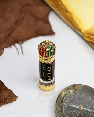 Golden Oud — product photograph 05
